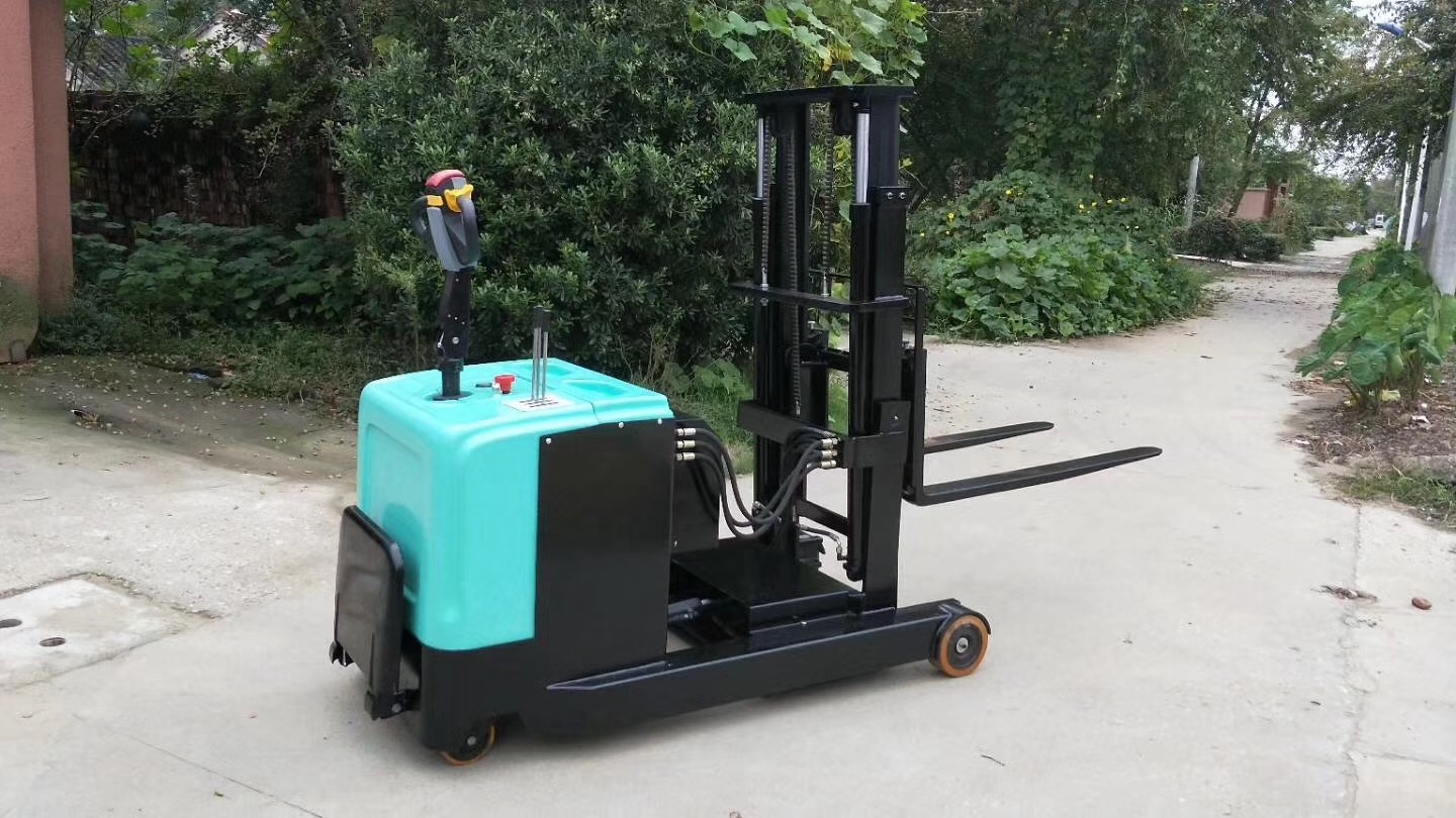 電動(dòng)叉車